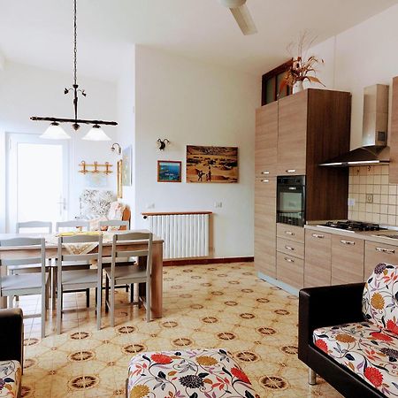 Casa Vacanze Sole E Mare Теулада Экстерьер фото