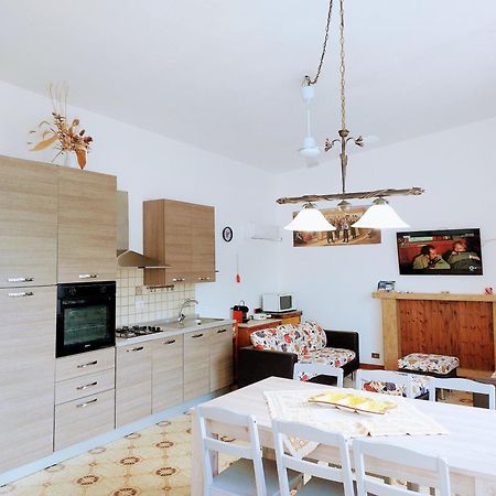 Casa Vacanze Sole E Mare Теулада Экстерьер фото