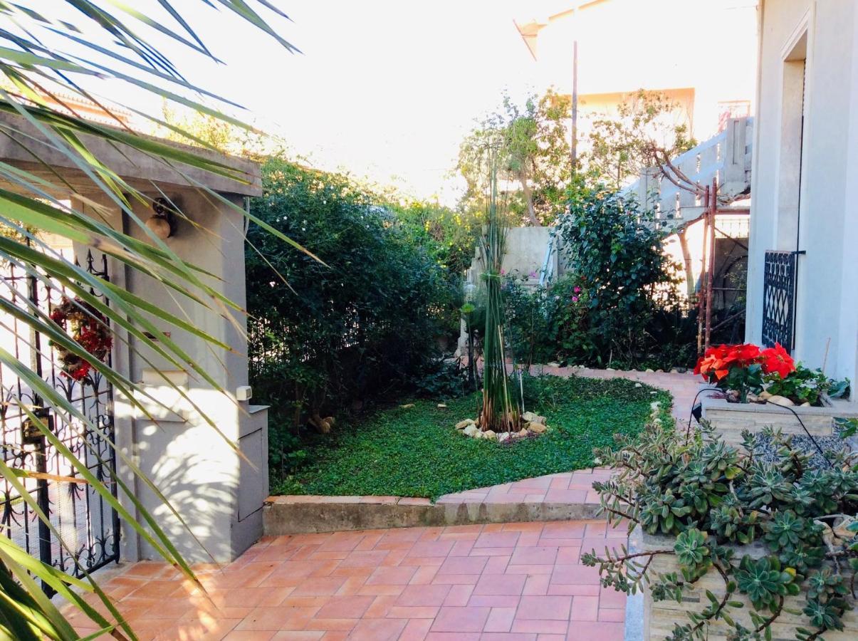 Casa Vacanze Sole E Mare Теулада Экстерьер фото